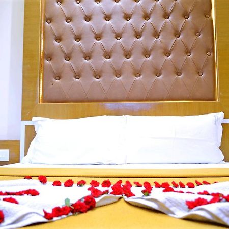 فندق Tr Residency بونديتْشيري المظهر الخارجي الصورة