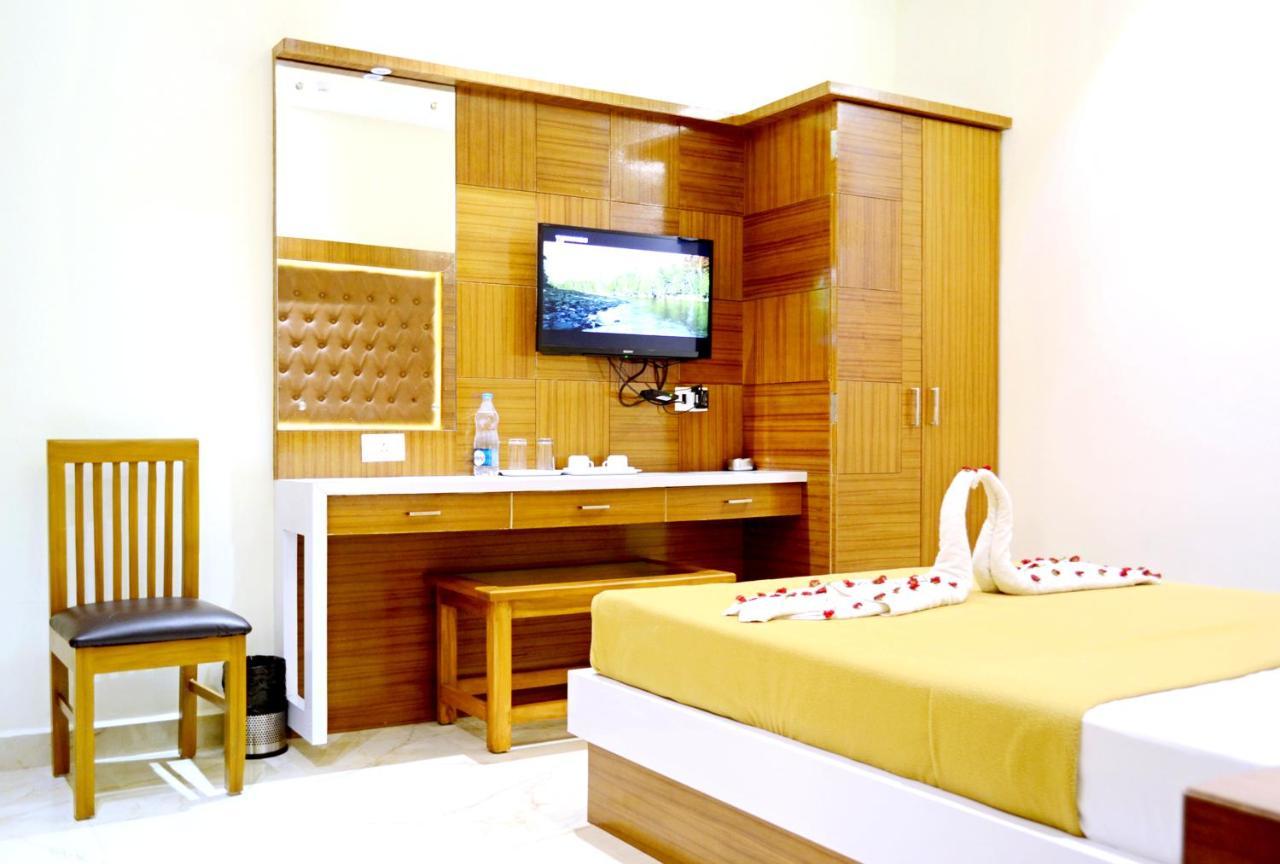 فندق Tr Residency بونديتْشيري المظهر الخارجي الصورة